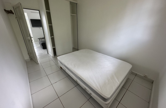 Location Appartement 104.16m² 5 pièces Les Abymes