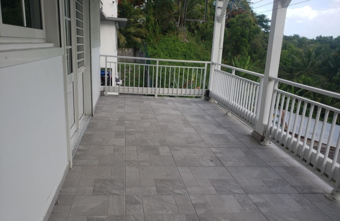 Location Appartement 104.16m² 5 pièces Les Abymes