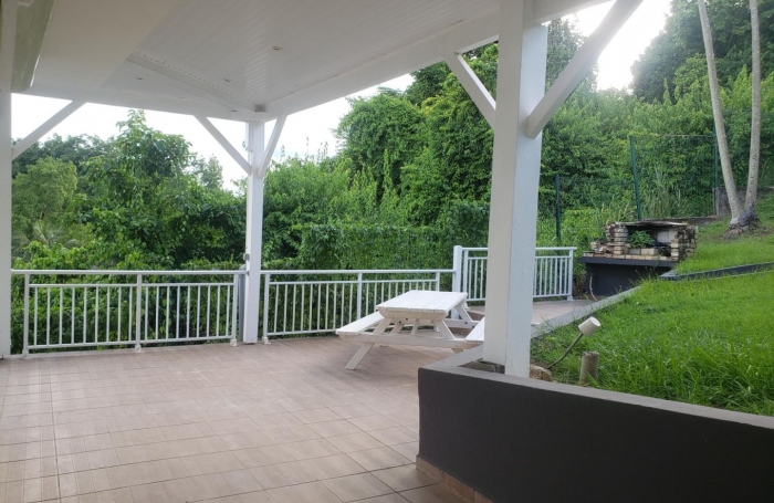 Location Appartement 104.16m² 5 pièces Les Abymes