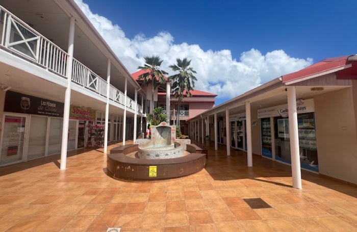 Nouveau Local commercial 28m2 rez de chaussée galerie commerçante en centre ville