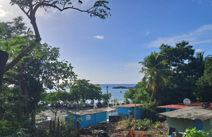 Bouillante, bungalow vue mer 2 chambres à deux pas de la plage