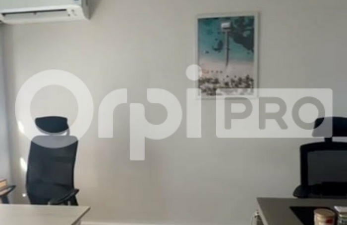 avec  ORPI BOUTAREL investissez dans un local commercial à saint François