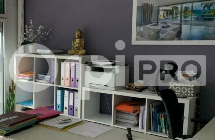 avec  ORPI BOUTAREL investissez dans un local commercial à saint François