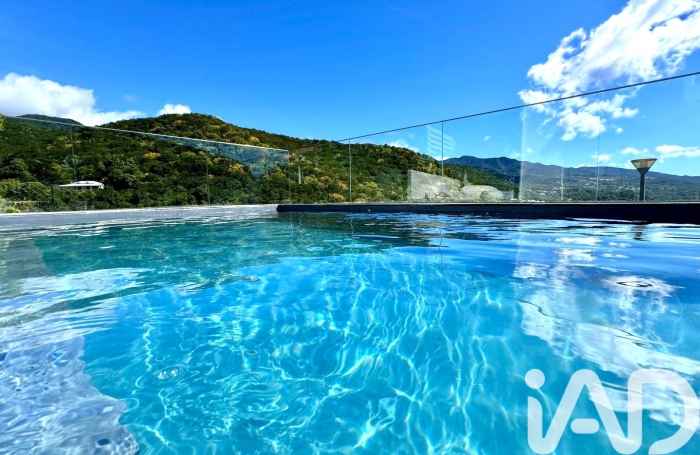 Vente Divers 134m&sup2; 5 pi&#232;ces Bouillante