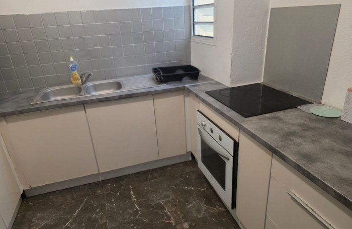 Belle villa récente T5 meublée avec piscine et vue mer