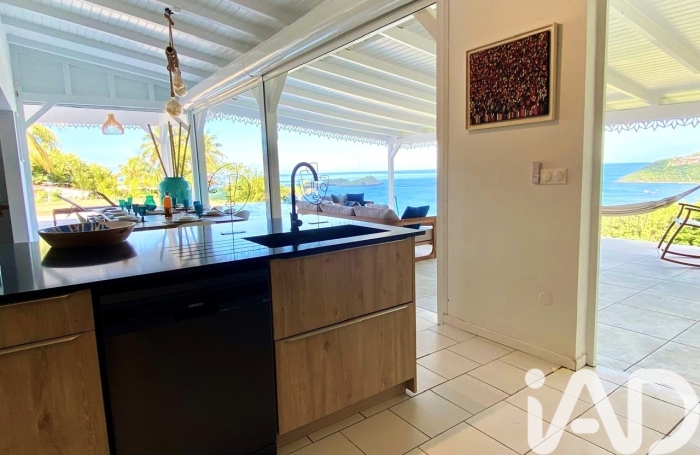 Vente Divers 185m&sup2; 6 pi&#232;ces Bouillante