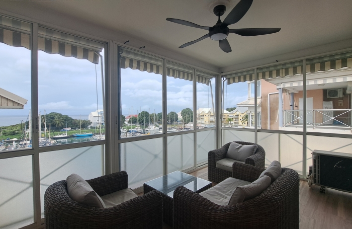 À louer   T3 meublé de 65 m2   Vue imprenable sur le Port de Plaisance