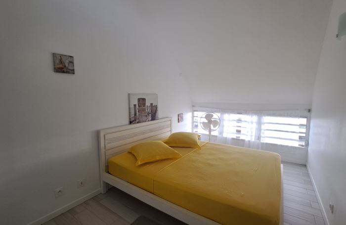 À louer : Charmant Duplex meublé  Centre-ville de Basse-Terre