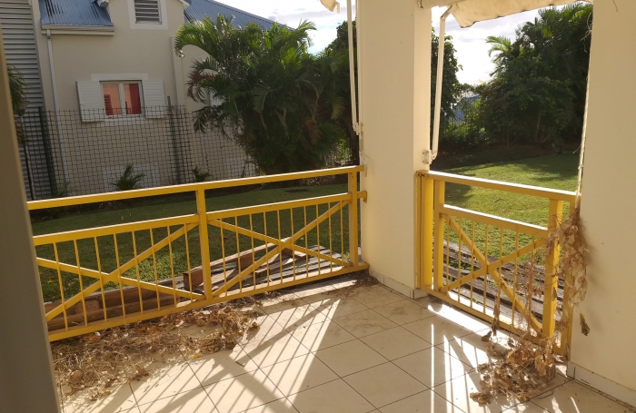 SAINT CLAUDE Appartement T3 à rénover, Résidence sécurisée