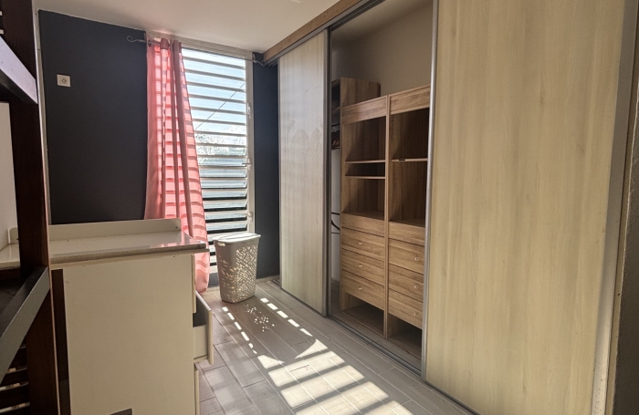 Spacieux T4 meublé sur la commune des Abymes