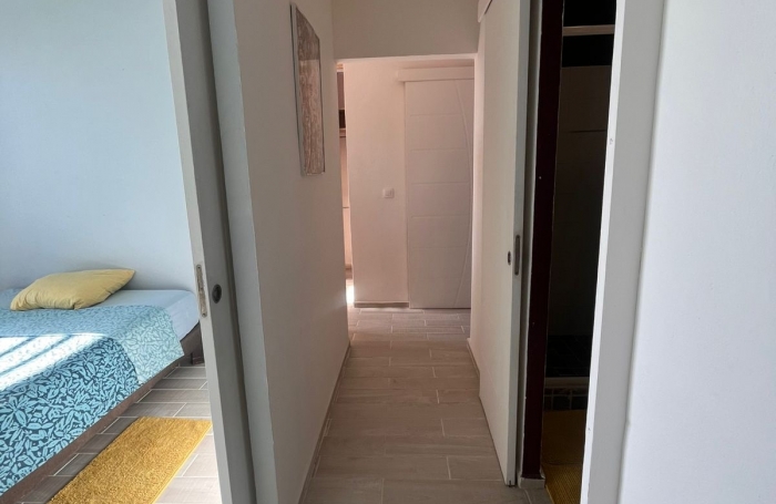 Spacieux T4 meublé sur la commune des Abymes