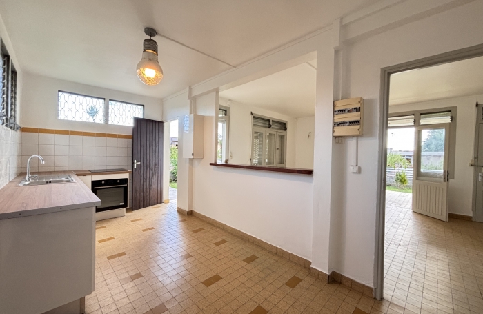 Maison individuelle trois chambres - LONGFORT Immobilier