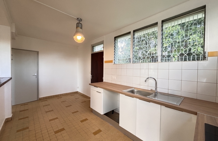 Maison individuelle trois chambres - LONGFORT Immobilier