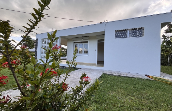 Maison individuelle trois chambres - LONGFORT Immobilier