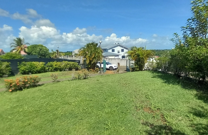 Lamentin - Villa T4 avec jardin