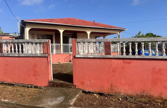 Vente Maison 100m&sup2; 5 pi&#232;ces Baie Mahault