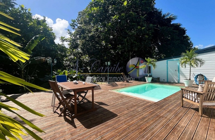 Maison individuelle de type 4 pièces avec piscine sans-vis-à-vis   Lotissement Calme