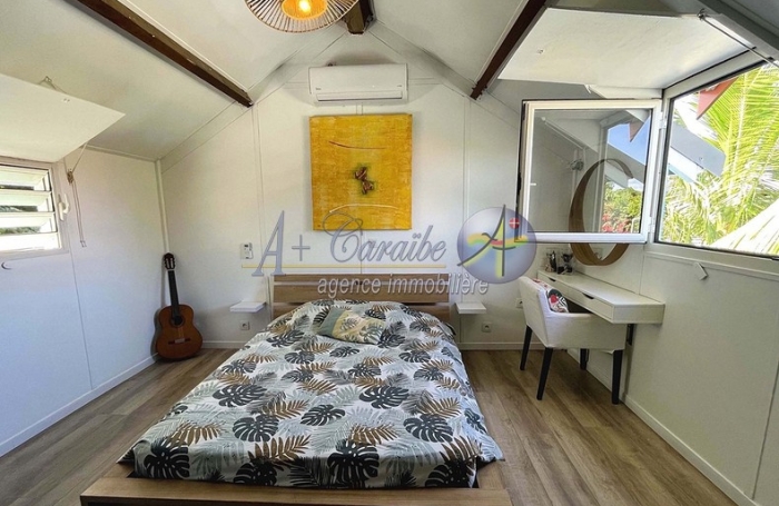 Maison individuelle de type 4 pièces avec piscine sans-vis-à-vis   Lotissement Calme