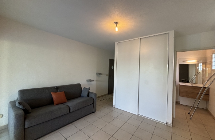 Studio climatisé en résidence sécurisée avec votre agence Longfort Immobilier