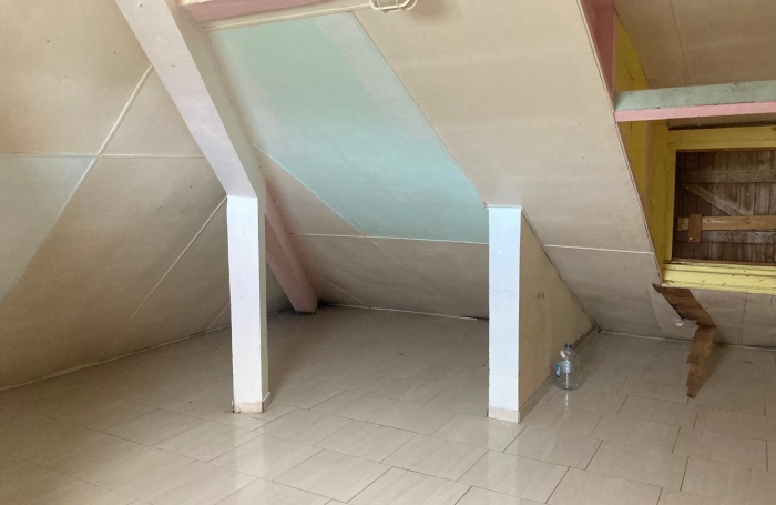 BASSE-TERRE-À RÉNOVER- MAISON DE VILLE T3 AVEC TERRASSE