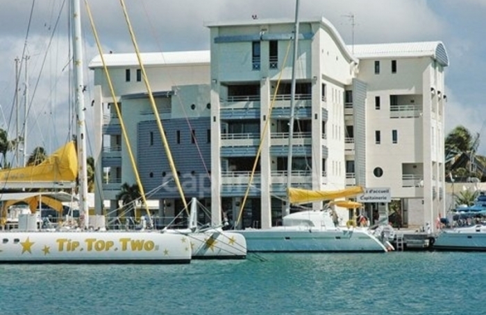 Vente Fonds de commerce 1363m&sup2; 46 pi&#232;ces Saint François