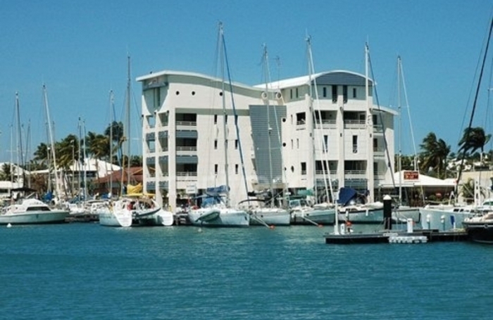 Vente Fonds de commerce 1363m&sup2; 46 pi&#232;ces Saint François