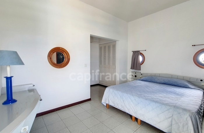 Vente Fonds de commerce 1363m&sup2; 46 pi&#232;ces Saint François