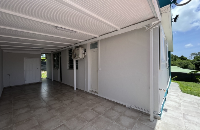 Maison individuelle trois pi&egrave;ces - LONGFORT IMMOBILIER