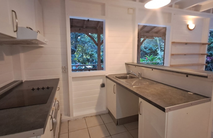 Charmante maison bois individuelle sans vis-&agrave;-vis &agrave; Bouillante (secteur Pigeon)