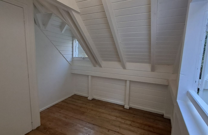 Charmante maison bois individuelle sans vis-&agrave;-vis &agrave; Bouillante (secteur Pigeon)