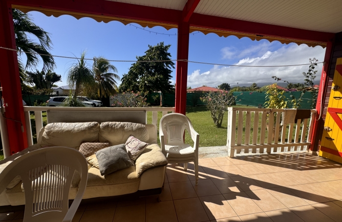 Villa de plain pied &agrave; Capesterre-Belle-Eau avec Longfort Immobilier