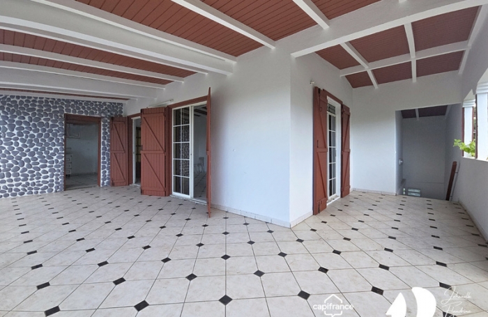 Location Appartement 94m&sup2; 3 pièces Sainte Rose