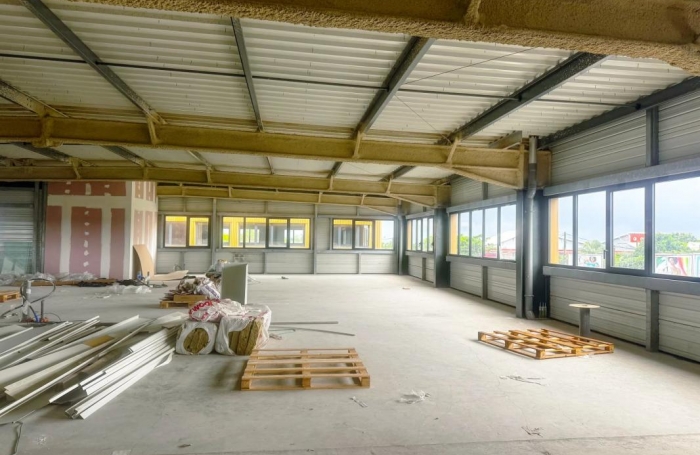 Location Local commercial 168m&sup2; 1 pièce Saint Fran&ccedil;ois