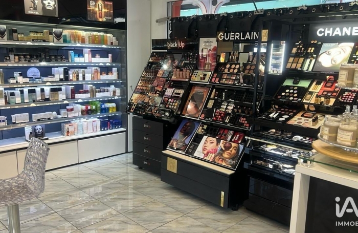 Vente Local commercial 102m&sup2; Baie Mahault