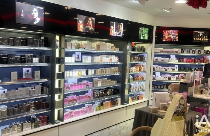 Vente Local commercial 102m&sup2; Baie Mahault