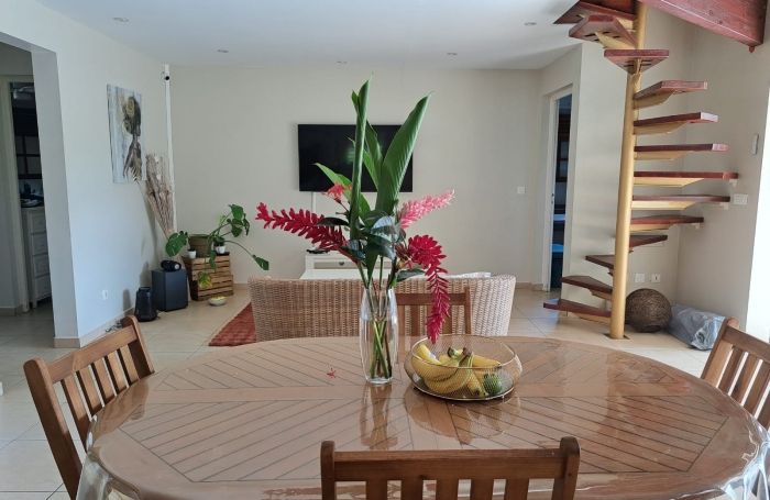 BELLE VILLA F5 MEUBLEE AVEC PISCINE