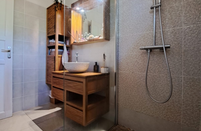 BELLE VILLA F5 MEUBLEE AVEC PISCINE