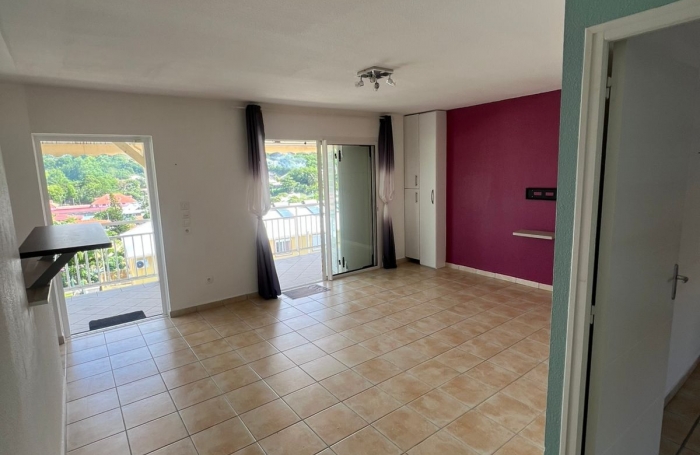 A VENDRE! Bel Appartement T3 dans une r&eacute;sidence S&eacute;curis&eacute;e au Gosier