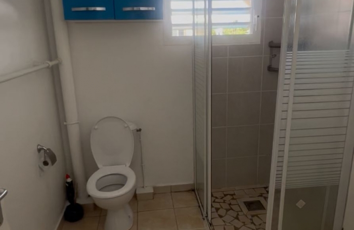 A VENDRE! Bel Appartement T3 dans une r&eacute;sidence S&eacute;curis&eacute;e au Gosier