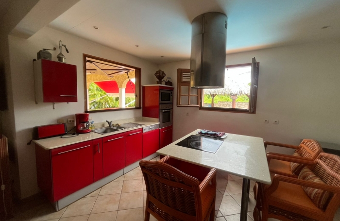 A louer - Villa F4 meubl&eacute;e avec piscine & jacuzzi   Le Moule   1 600 &euro; / mois