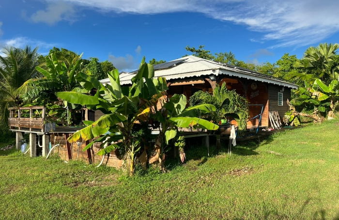 &Agrave; louer - Villa F3 totalement autonome   Le Moule   1 600 &euro; / mois