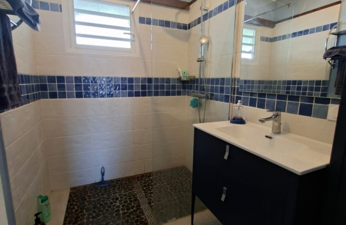 L'Opportunit&eacute; &agrave; Saisir &agrave; BOUILLANTE : Villa R&eacute;cente 151 m2 avec Vue Mer Imprenable sur les Ilets de Malendure