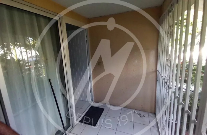Vente Appartement 29.34m&sup2; 1 pièce Les Abymes