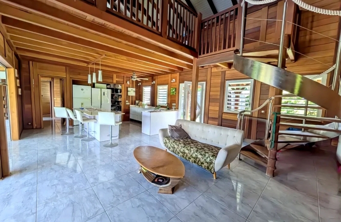 VILLA T5 AVEC PISCINE VUE MER SANS VIS AVIS