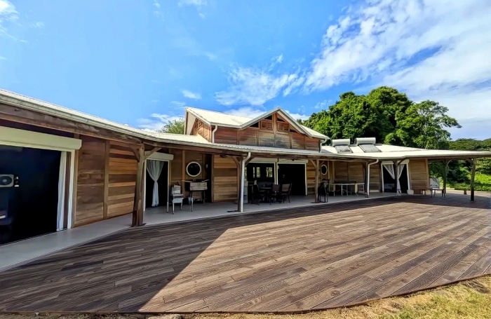 VILLA T5 AVEC PISCINE VUE MER SANS VIS AVIS