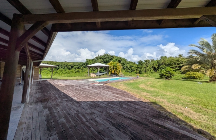 VILLA T5 AVEC PISCINE VUE MER SANS VIS AVIS