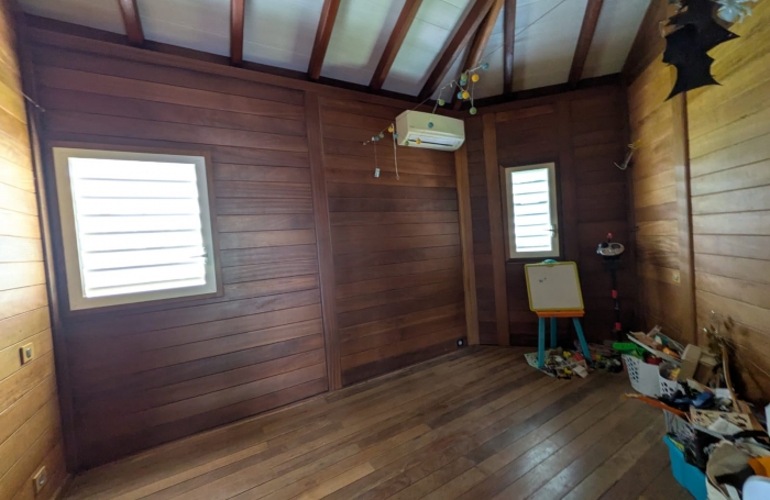 VILLA T5 AVEC PISCINE VUE MER SANS VIS AVIS