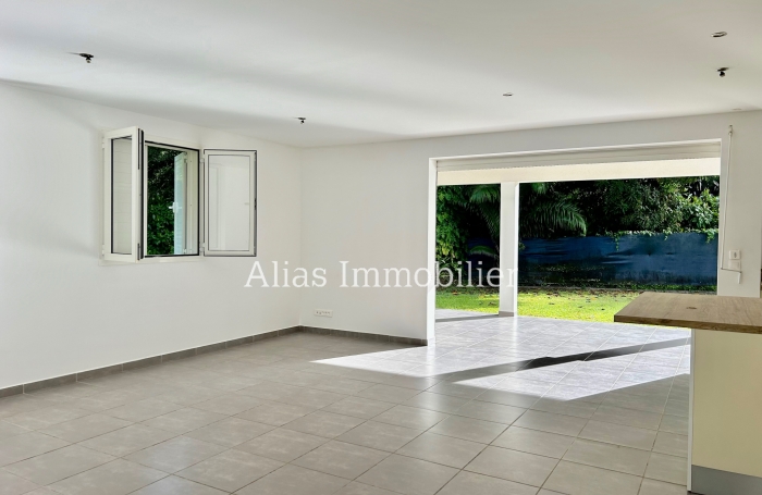 VENTE Villa r&eacute;cente F4 de 115 m2  terrain de 1158 m2 proche INRA