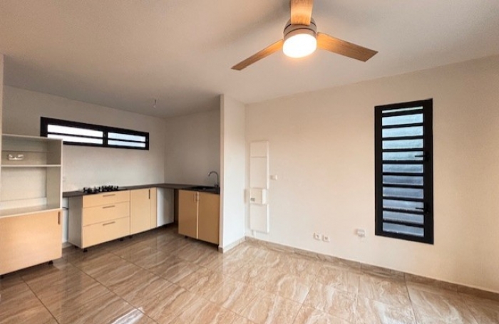 Deux pi&egrave;ces aux Abymes avec votre agence Longfort Immobilier