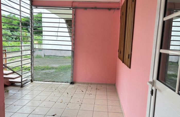 Vente Immeuble 169m&sup2; 6 pièces Basse-Terre
